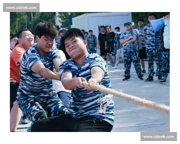 拔河比赛：力量与团结的较量，激烈对抗中见证团队精神与合作默契