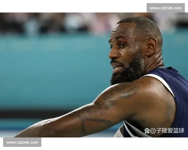 詹姆斯职业生涯首战回顾开启传奇征程的第一步历史性亮相震撼联盟