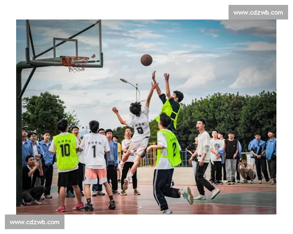 力量与坚持在铅球赛场上绽放的青春瞬间记叙拼搏与成长的真实写照 力量与坚持在铅球赛场上绽放的青春瞬间记叙拼搏与成长的真实写照